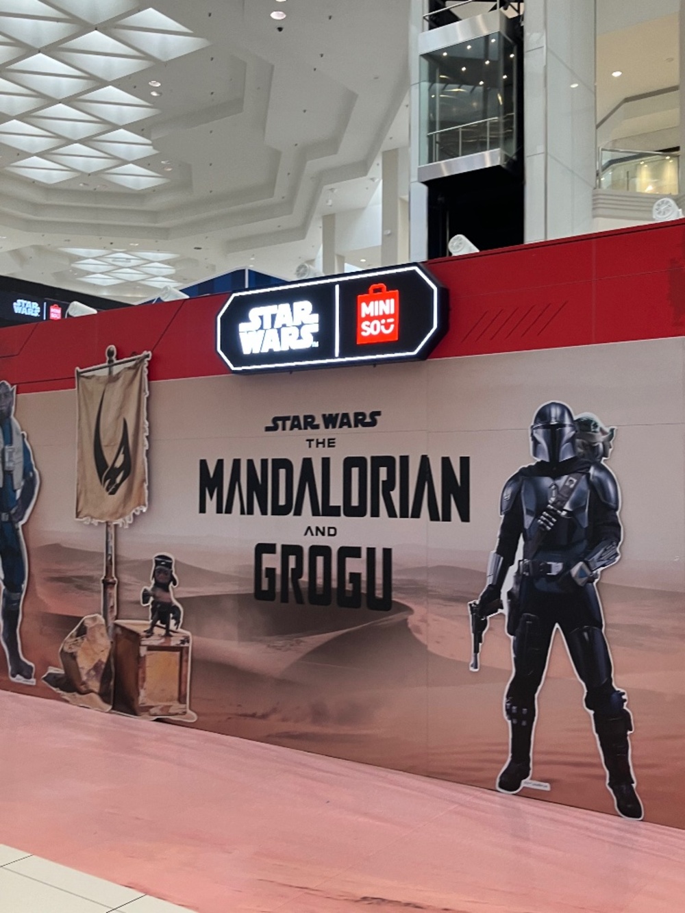 Miniso x Star Wars Darth Vader Clogs - Picture 11 of 11